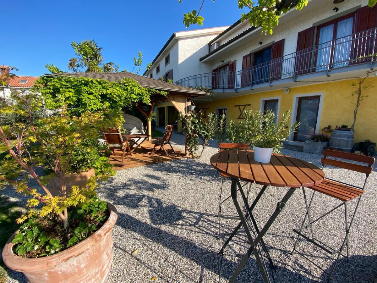 Med Oljkami Apartment Koper Exterior photo